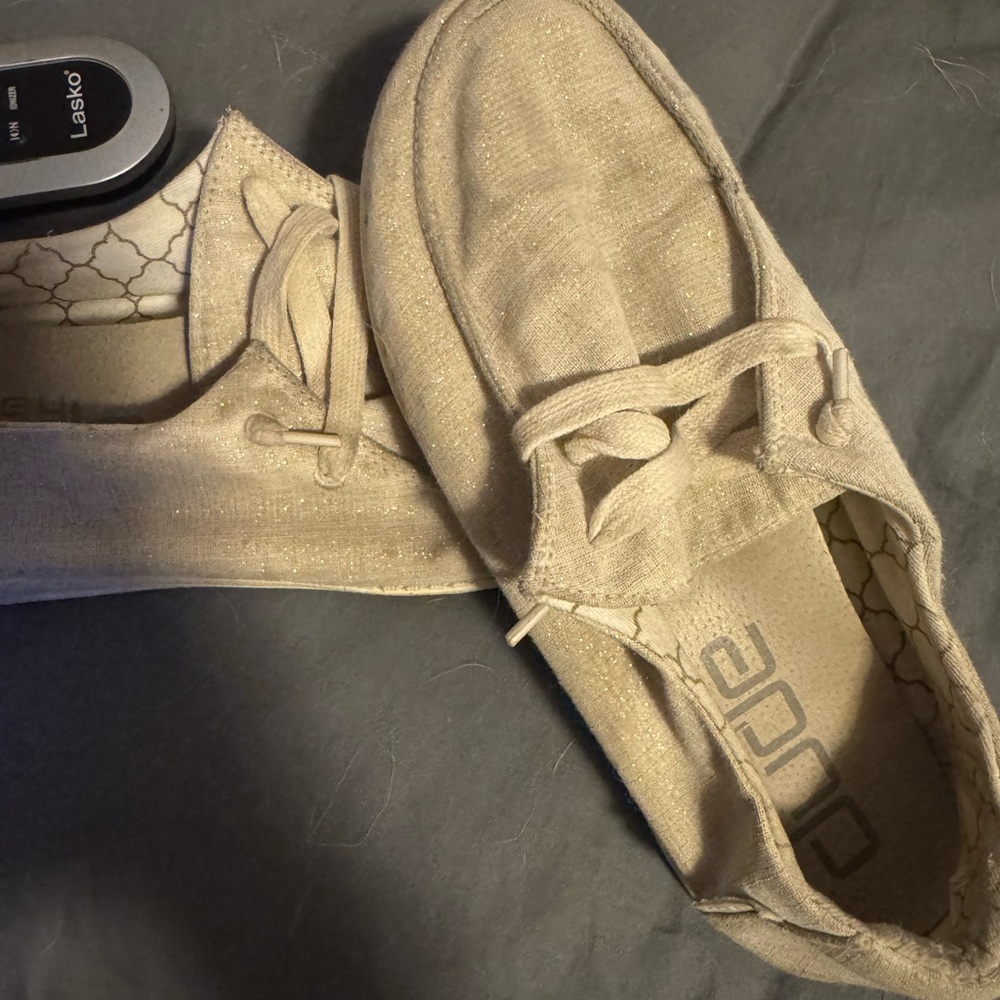 Hey Dude Women's Cream Loafers - Picture 2 of 5